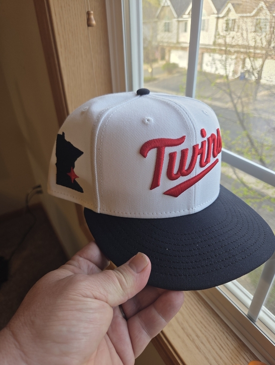 New Era Other - Minnesota Twins Baseball Hat, Size 7.5, White, Worn Once